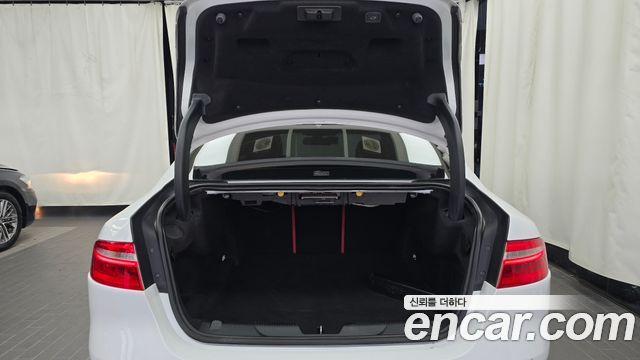 Jaguar XE 2016 — photo 27