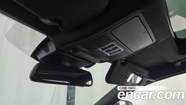 Jaguar XE 2016 — photo 29