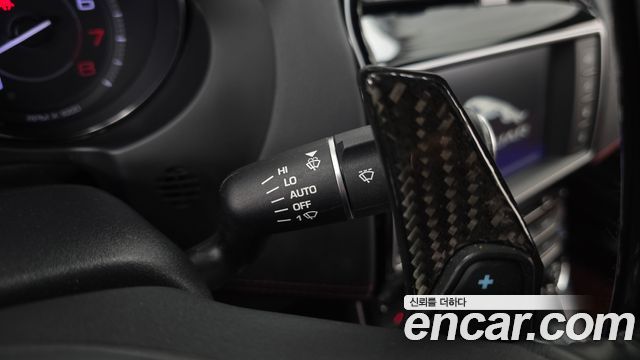 Jaguar XE 2016 — photo 33