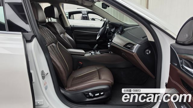 BMW Gran Turismo 2020 — photo 11