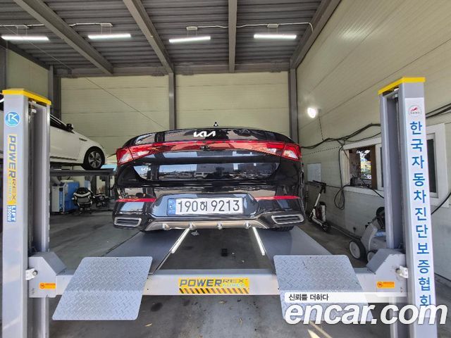 Kia K5 2023 — photo 2