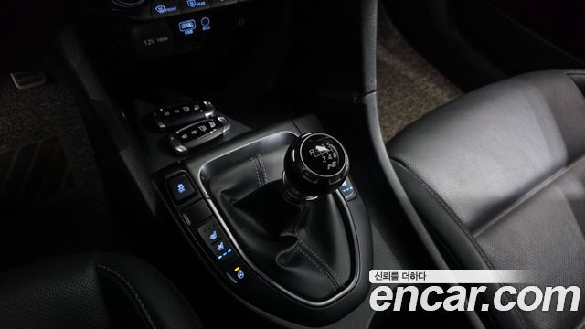 Hyundai Veloster 2020 — photo 12
