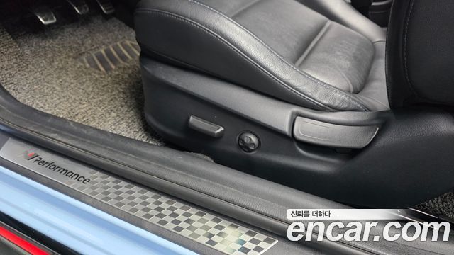 Hyundai Veloster 2020 — photo 24