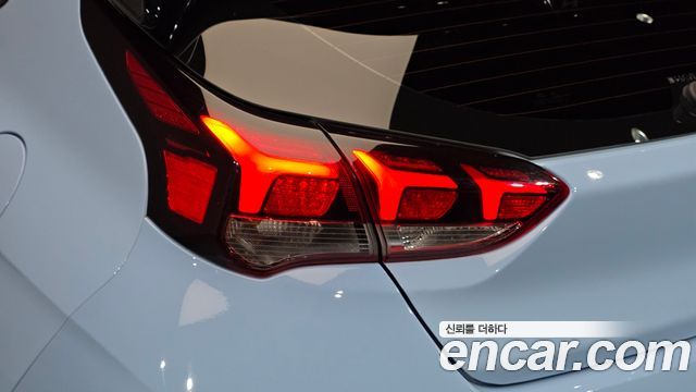 Hyundai Veloster 2020 — photo 9