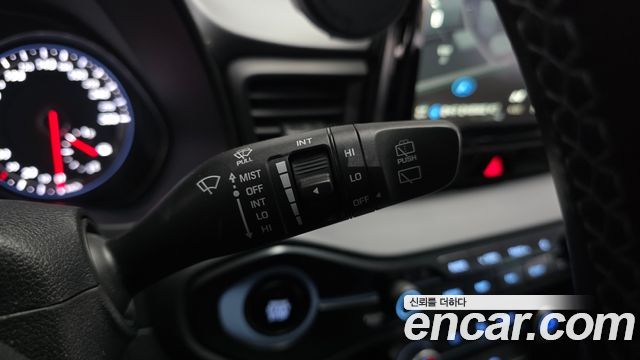 Hyundai Veloster 2020 — photo 27