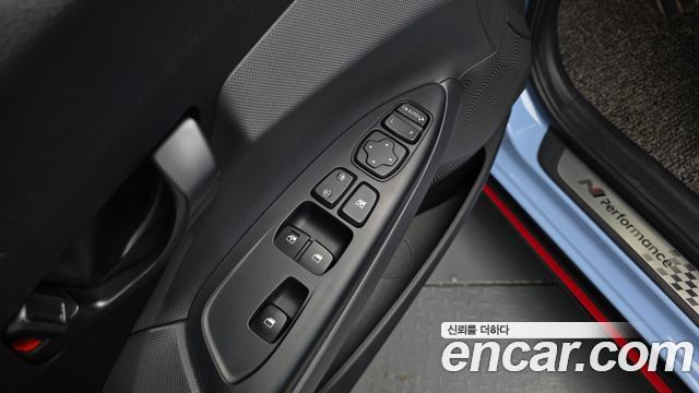Hyundai Veloster 2020 — photo 28