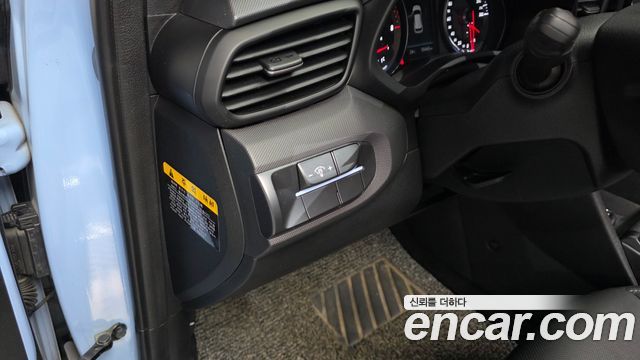 Hyundai Veloster 2020 — photo 30