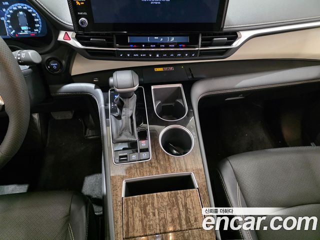 Toyota Sienna 2025 — photo 9