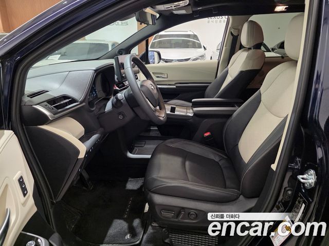 Toyota Sienna 2025 — photo 10