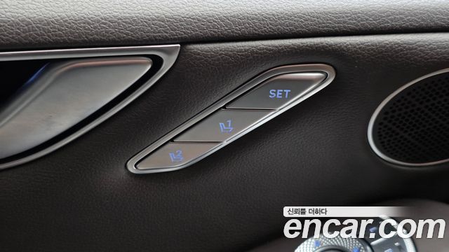 Genesis G80 2022 — photo 31