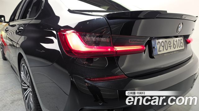 BMW 3-Series 2022 — photo 9