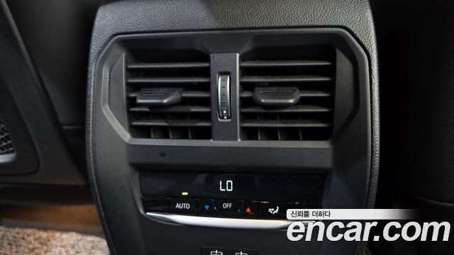 BMW 3-Series 2022 — photo 31