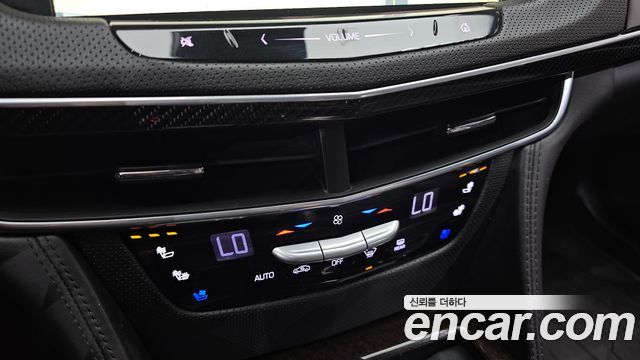 Cadillac CT6 2017 — photo 16