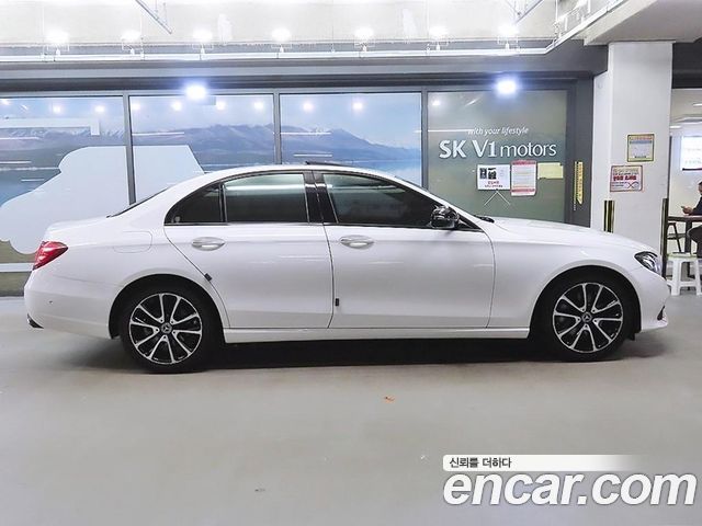 Mercedes-Benz E-Class 2020 — photo 4