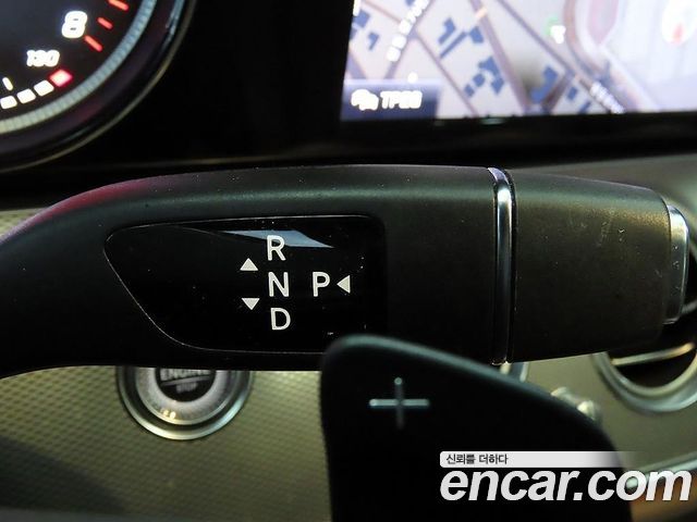 Mercedes-Benz E-Class 2020 — photo 13