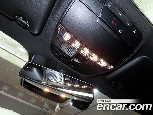 Mercedes-Benz E-Class 2020 — photo 17