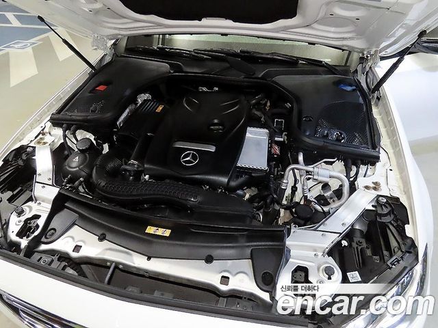 Mercedes-Benz E-Class 2020 — photo 19