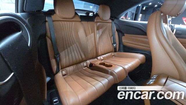 Mercedes-Benz E-Class 2018 — photo 11