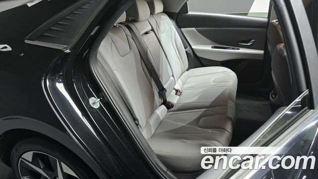 Hyundai AVANTE 2022 — photo 12