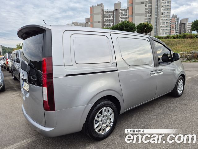 Hyundai Staria 2022 — photo 4