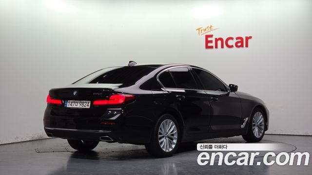 BMW 5-Series 2022 — photo 2
