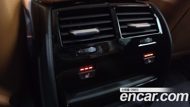 BMW 5-Series 2022 — photo 25