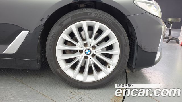 BMW 5-Series 2022 — photo 7