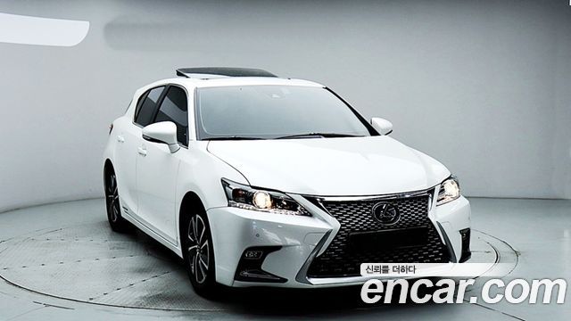 Lexus CT200h 2020 — photo 3