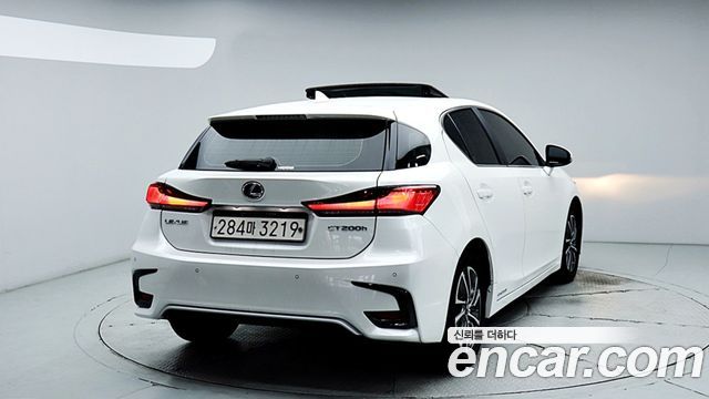 Lexus CT200h 2020 — photo 4