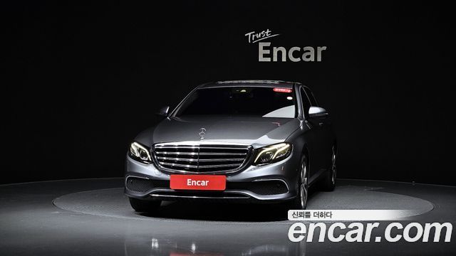 Mercedes-Benz E-Class 2017 — photo 3