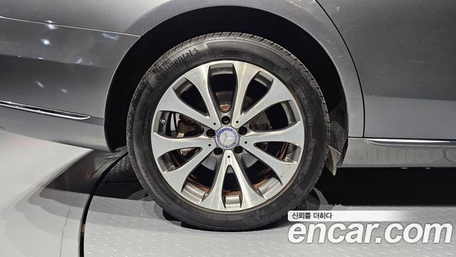 Mercedes-Benz E-Class 2017 — photo 5