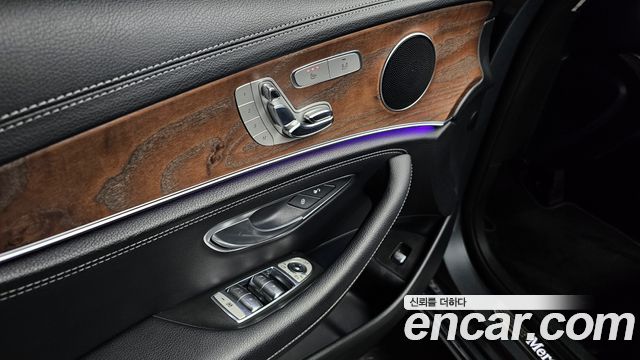 Mercedes-Benz E-Class 2017 — photo 27