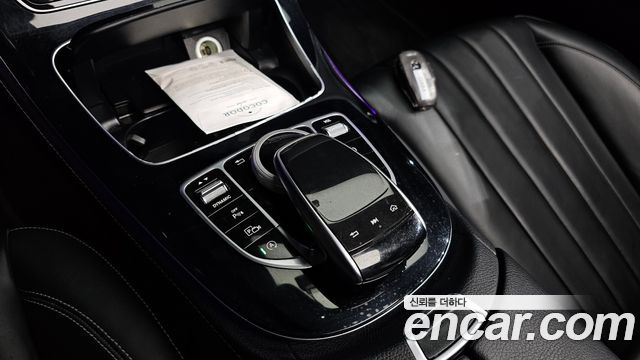 Mercedes-Benz E-Class 2017 — photo 33