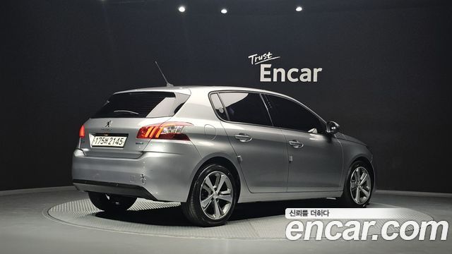 Peugeot 308 2017 — photo 2