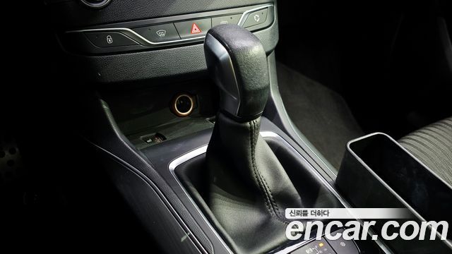 Peugeot 308 2017 — photo 9