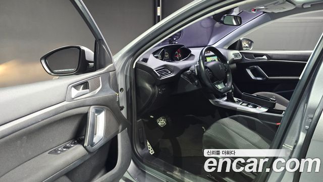 Peugeot 308 2017 — photo 10