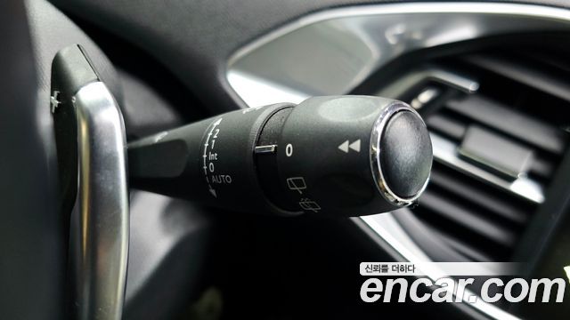 Peugeot 308 2017 — photo 20