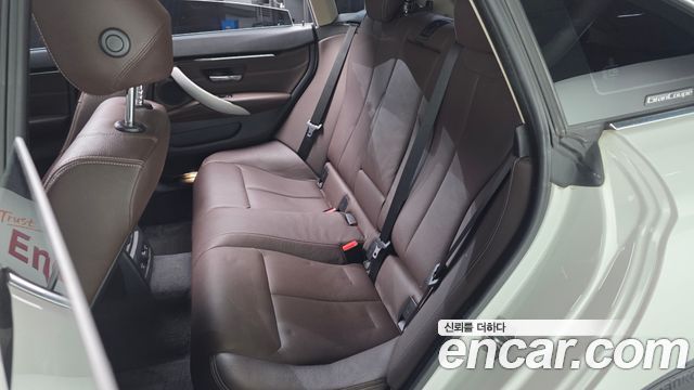 BMW 4-Series 2020 — photo 16