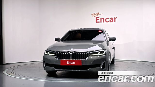 BMW 5-Series 2022 — photo 3
