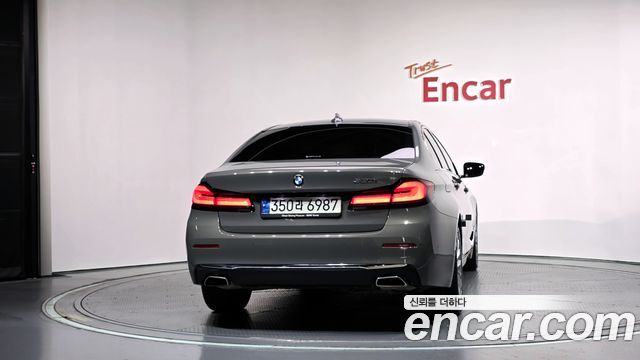 BMW 5-Series 2022 — photo 4