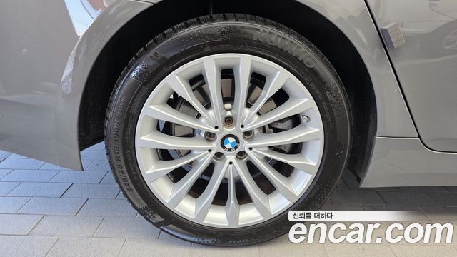 BMW 5-Series 2022 — photo 5