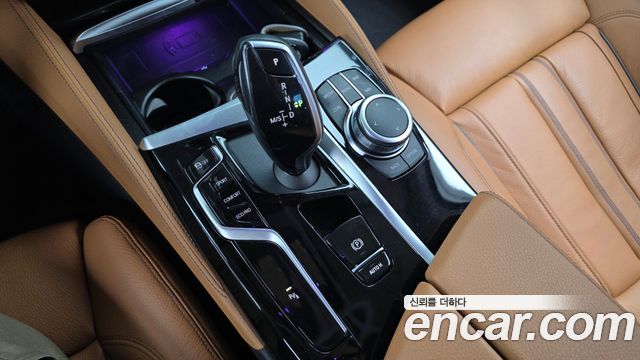 BMW 5-Series 2022 — photo 12