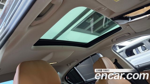 BMW 5-Series 2022 — photo 22