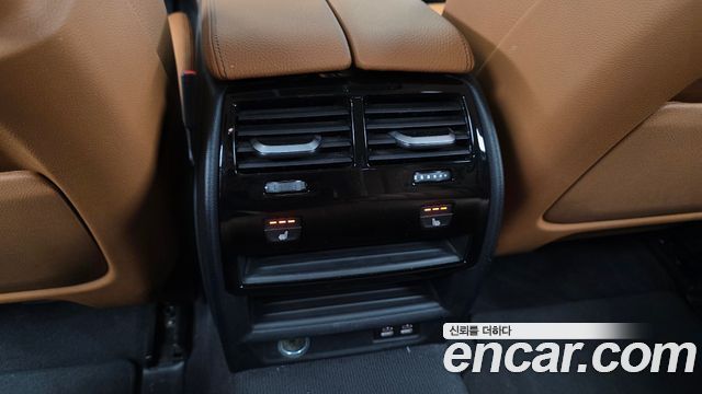 BMW 5-Series 2022 — photo 24