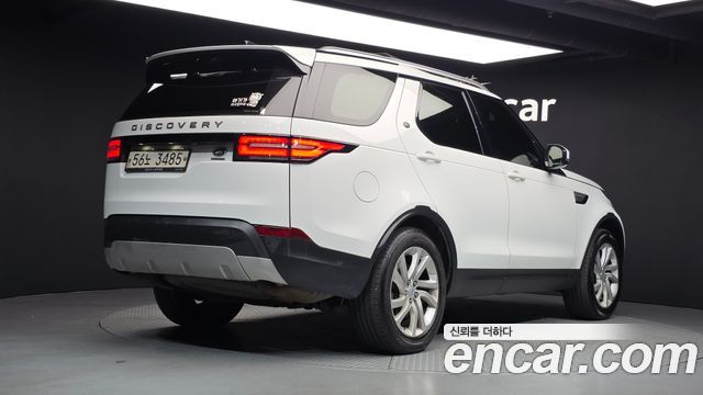 Land Rover Discovery 2017 — photo 2