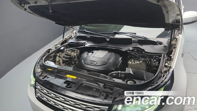 Land Rover Discovery 2017 — photo 6