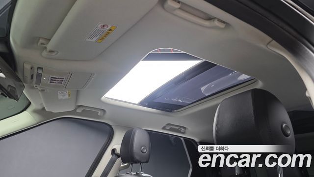 Land Rover Discovery 2017 — photo 16