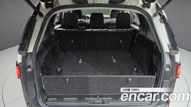 Land Rover Discovery 2017 — photo 20