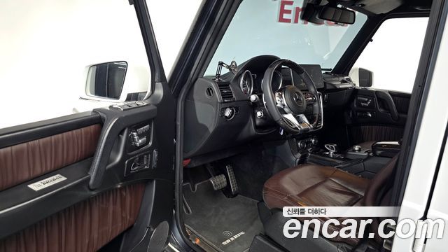 Mercedes-Benz G-Class 2017 — photo 10