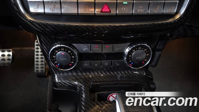 Mercedes-Benz G-Class 2017 — photo 12
